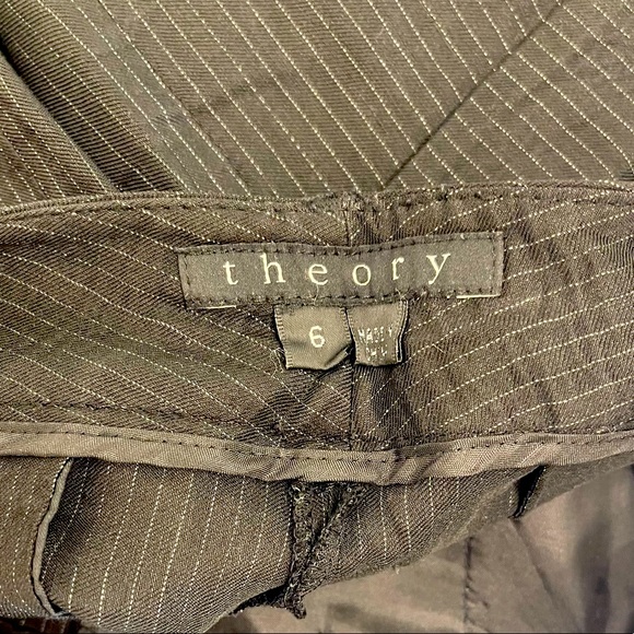 Theory, EUC, black with silver pinstripes bermudas, lightweight, size 6 - Picture 5 of 7